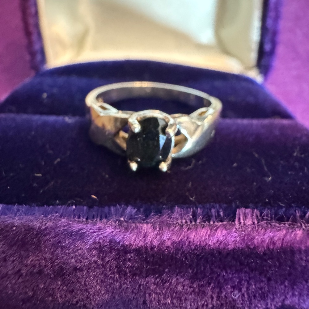 💜 Vintage 925 Sterling Black Gemstone Ring w/ Original Hudson's Bay Company Box
